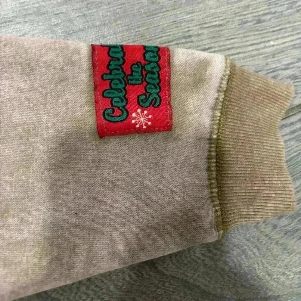 Disney Mickey Mouse and Friends Christmas Crewneck Sweatshirt Unisex Size 3T - Picture 5 of 6